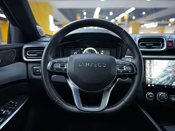 Lynk & Co 03 2019 1.5TD DCT Pro version National VI купить на сайте DeffCars