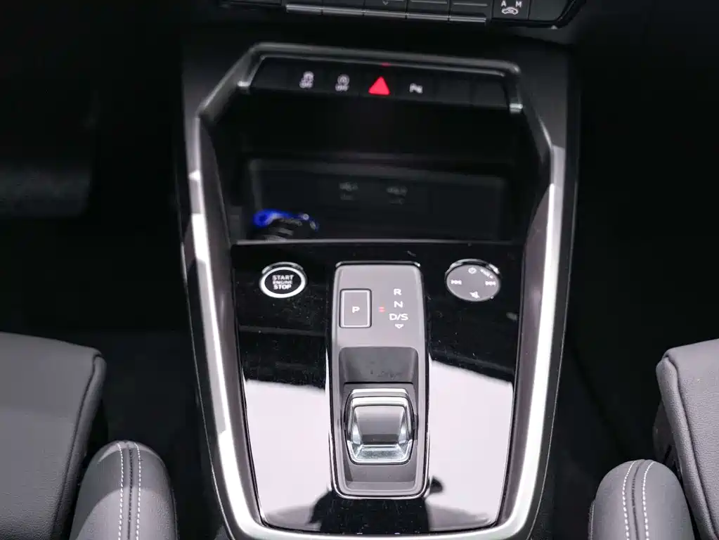 Audi A3 2024 A3L Limousine 35 TFSI Fashionable and Sporty купить на сайте DeffCars