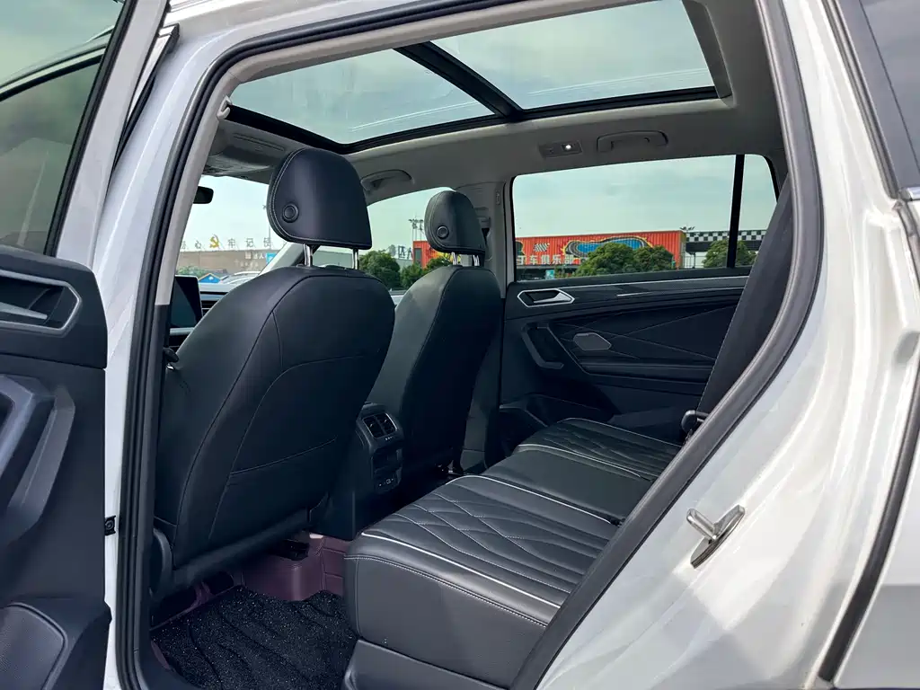 Tiguan L 2024 Outstanding Model 330TSI Automatic Two-wheel Drive R-Line Longyao Edition купить на сайте DeffCars