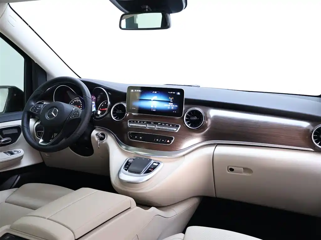 Mercedes-Benz V-Class 2022 V 260 Pilot Edition купить на сайте DeffCars