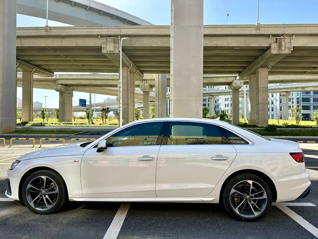 Audi A4L 2020 40 TFSI Fashionable and Elegant купить на сайте DeffCars