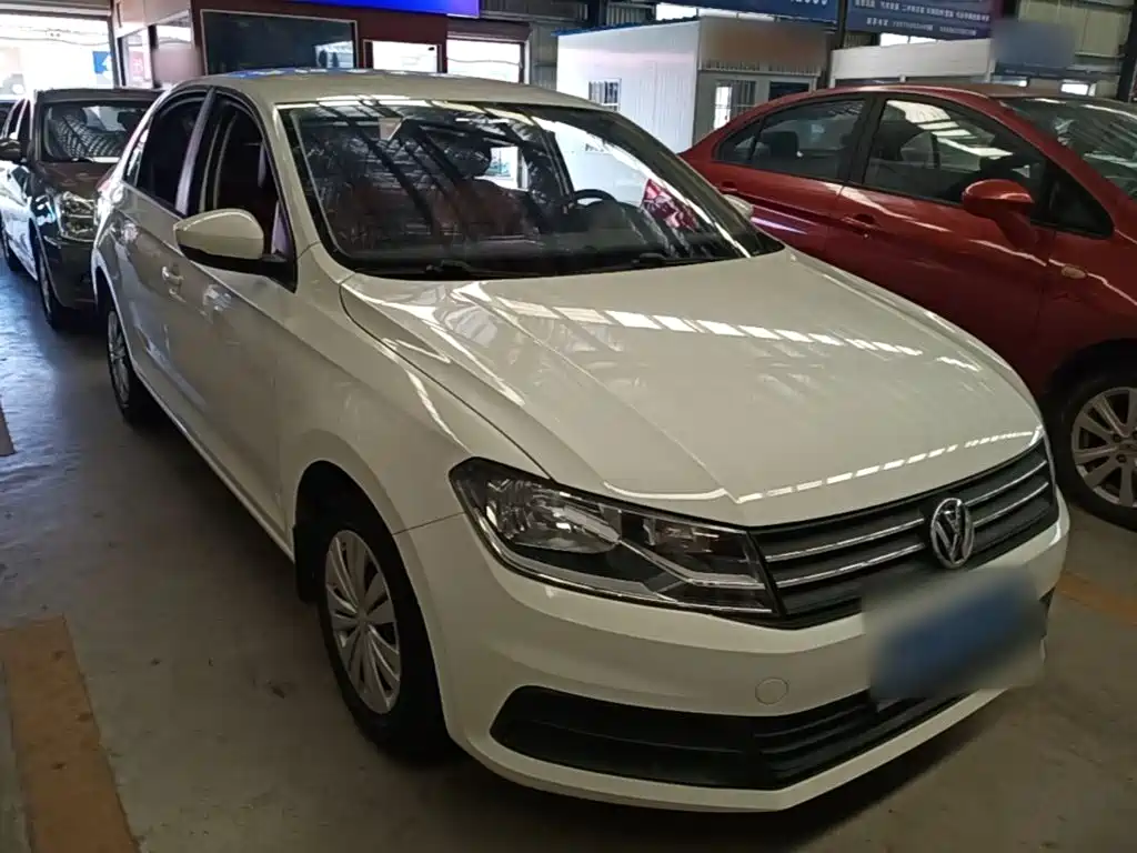 Santana 2016 1.6L Manual Fashion Edition купить на сайте DeffCars
