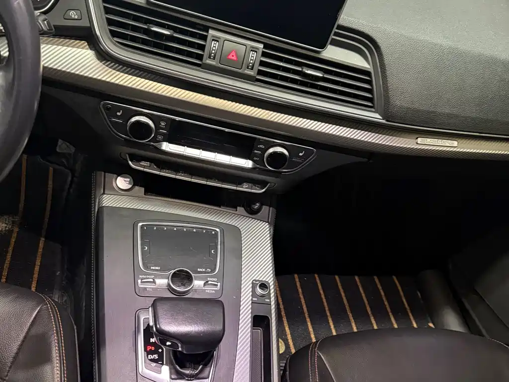 Audi Q5L 2018 45 TFSI Exclusive Fashion Model National VI купить на сайте DeffCars