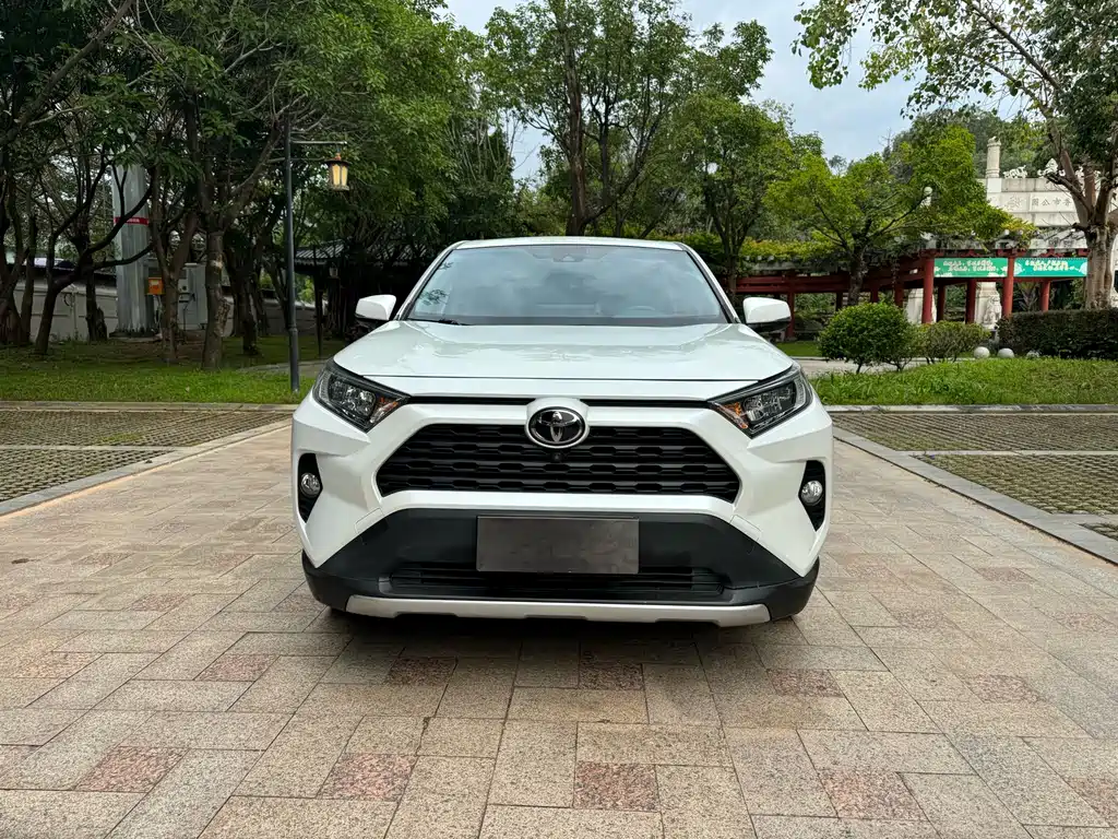 RAV4 Rongfang 2021 2.0L CVT two-wheel drive fashion version купить на сайте DeffCars