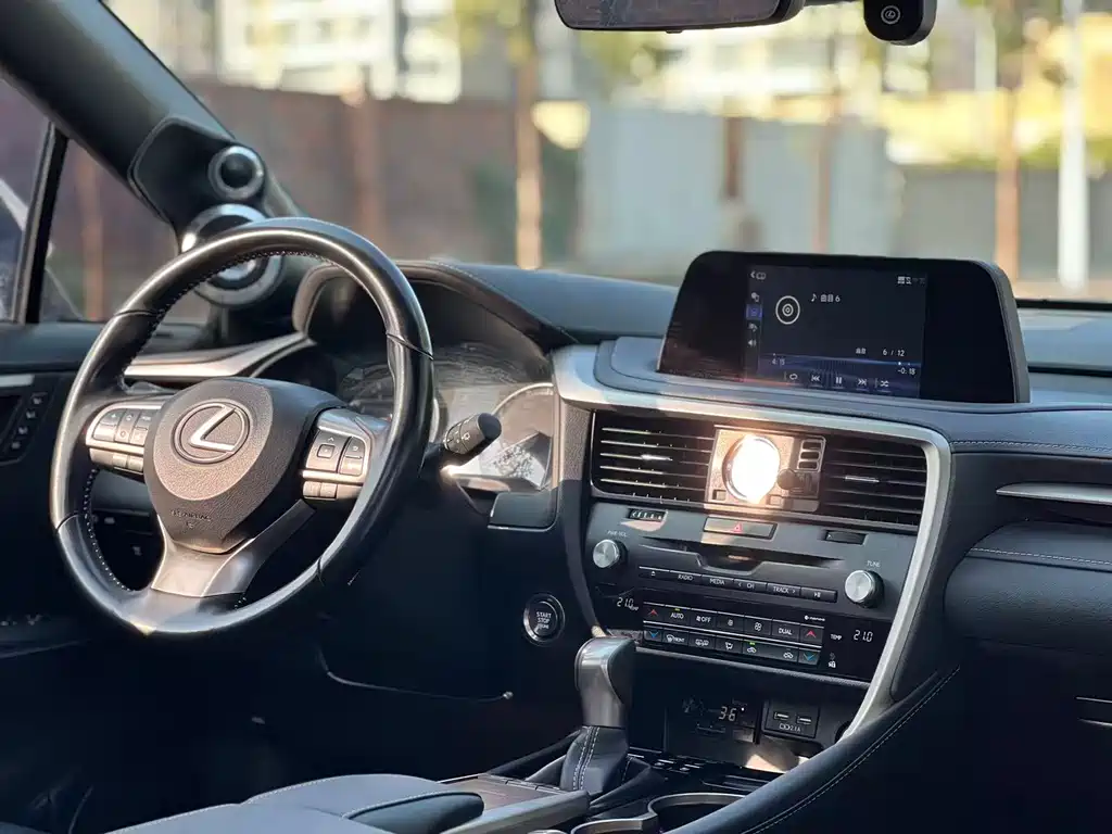 Lexus RX 2020 facelift 300 four-wheel drive elegant version купить на сайте DeffCars