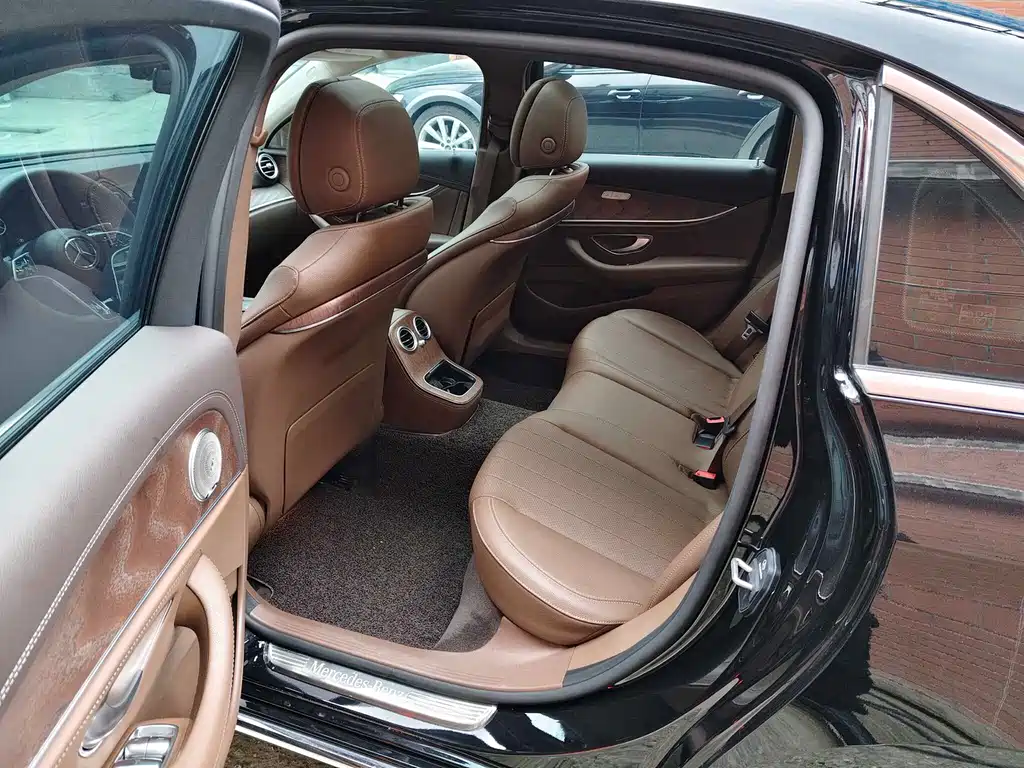 Mercedes-Benz E-Class 2023 E 260 L купить на сайте DeffCars