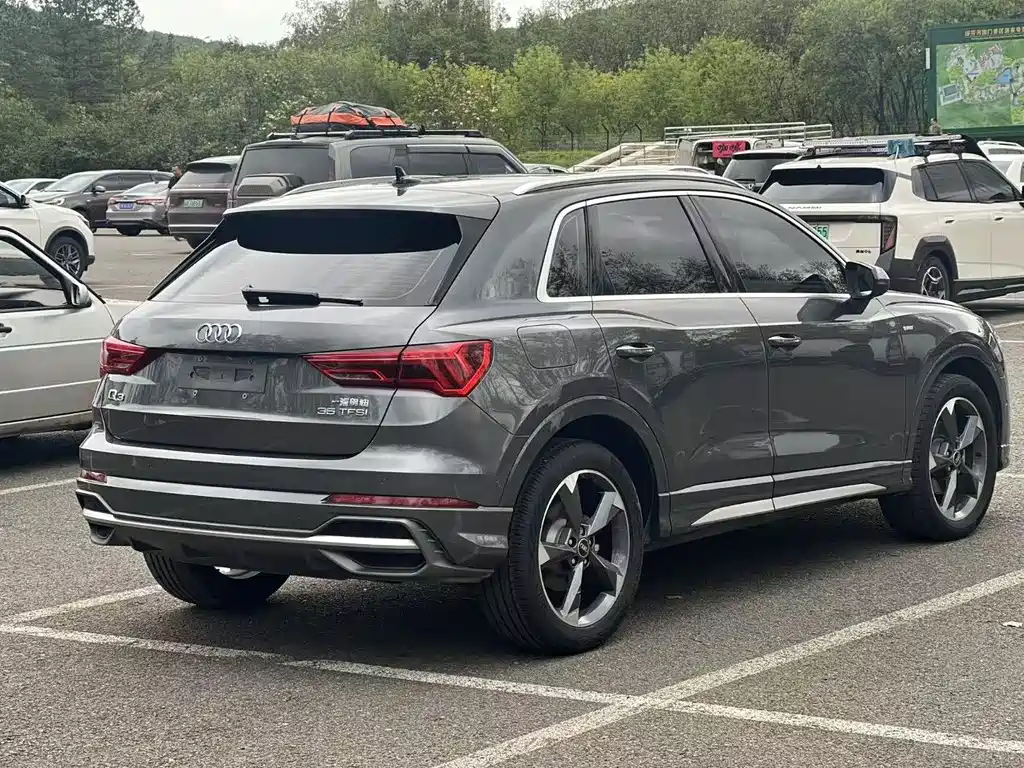 Audi Q3 2023 35 TFSI Fashionable and Dynamic (1.4T) купить на сайте DeffCars