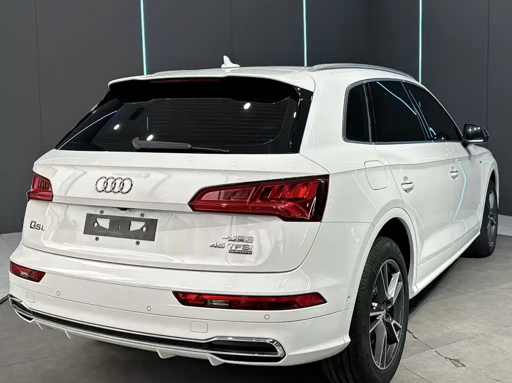 Audi Q5L 2020 45 TFSI exclusive fashion model купить на сайте DeffCars