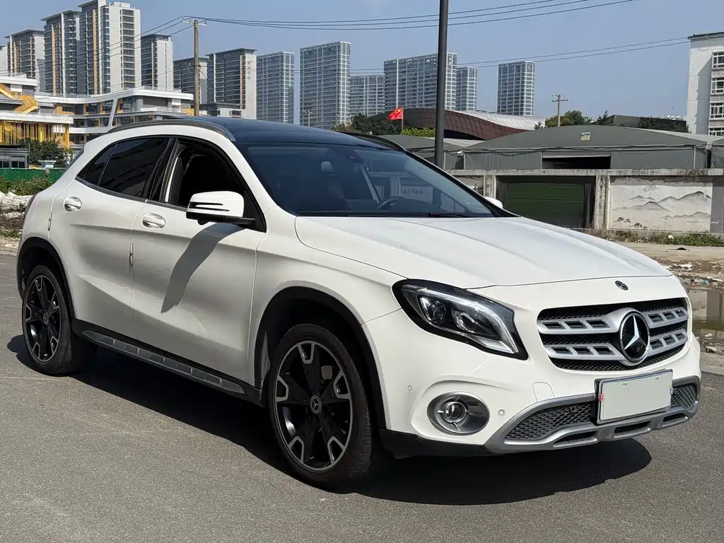 Mercedes-Benz GLA 2017 GLA 220 4MATIC Fashion Model купить на сайте DeffCars