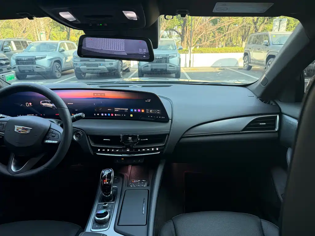 Cadillac CT5 2024 28T Luxury Pro купить на сайте DeffCars