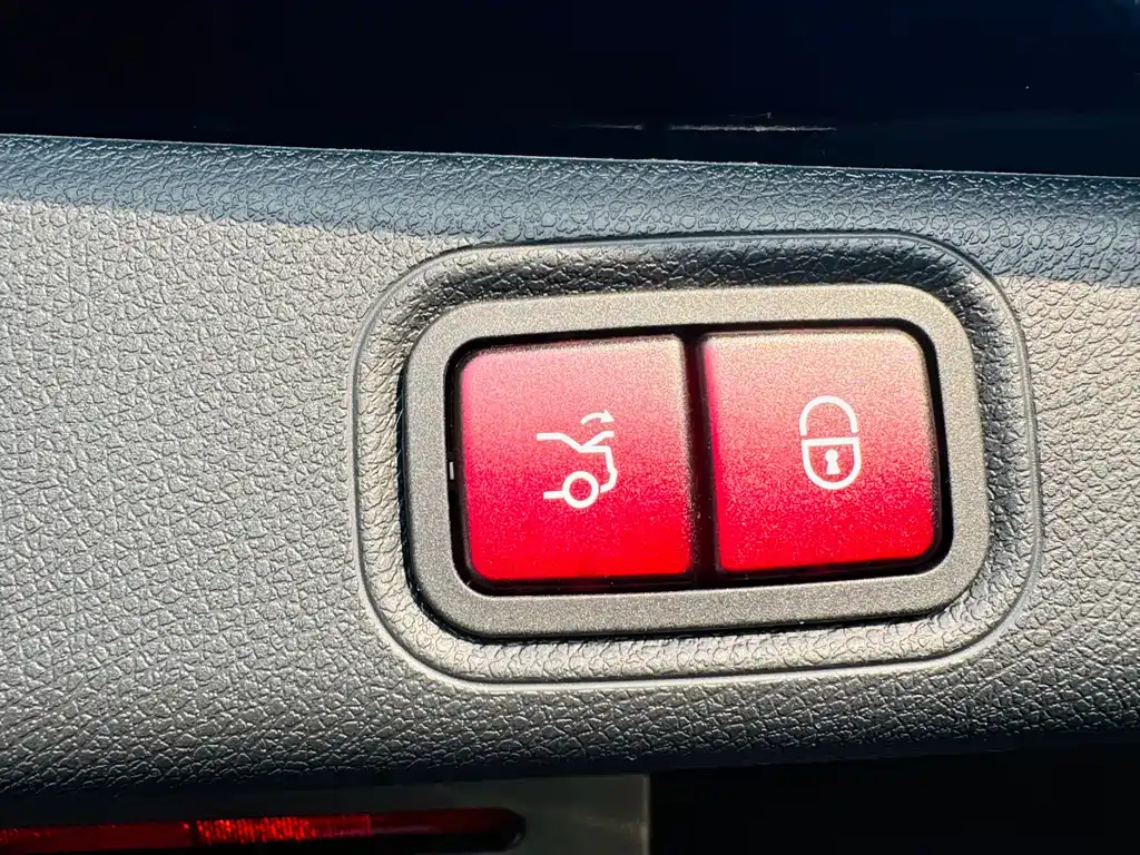 Mercedes-Benz E-Class 2022 Model Three E 300 L Luxury Model купить на сайте DeffCars