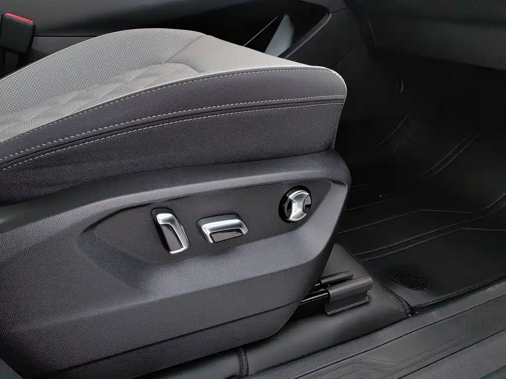 Lanxun 2025 380TSI four-wheel drive R-Line cruising model купить на сайте DeffCars