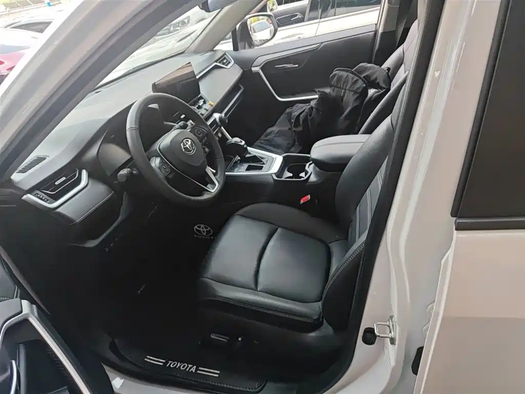 RAV4 Rongfang 2023 2.0L CVT two-wheel drive 20th anniversary platinum commemorative edition купить на сайте DeffCars