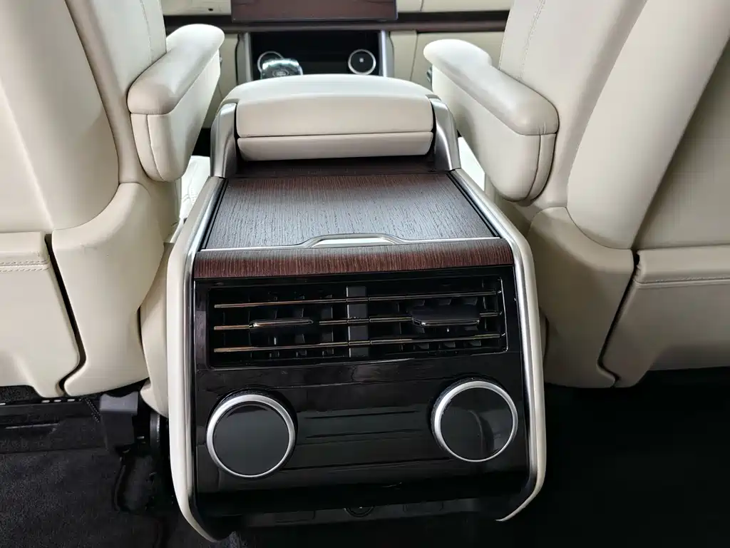 Range Rover 2023 3.0 L6 400PS Extended Edition купить на сайте DeffCars