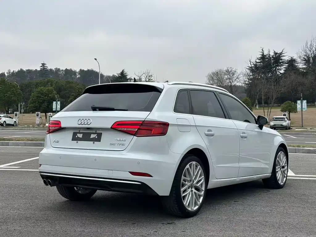 Audi A3 2019 Sportback 35 TFSI Fashion Type National VI купить на сайте DeffCars