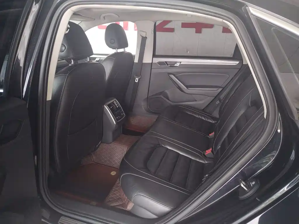Passat 2017 330TSI DSG Premium Edition купить на сайте DeffCars