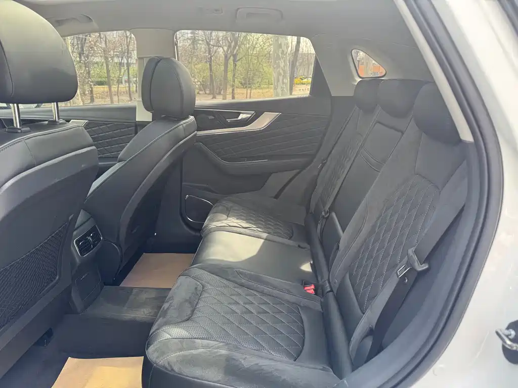 Hongqi HS5 2019 2.0T Zhilian Flagship Edition купить на сайте DeffCars