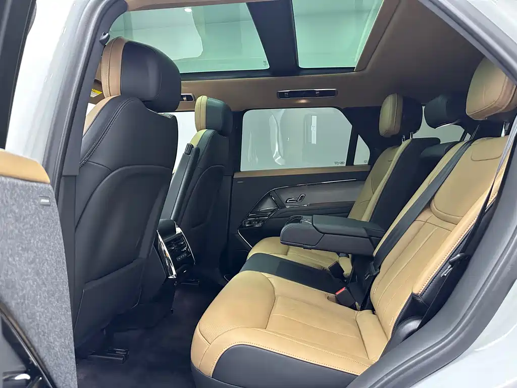 Range Rover Sport 2024 400PS Dynamic SE купить на сайте DeffCars