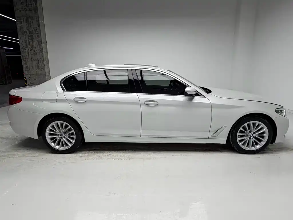 BMW 5 Series 2019 facelift 525Li luxury package купить на сайте DeffCars