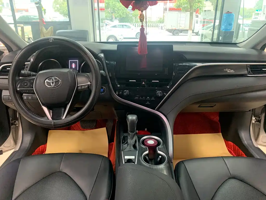 Camry 2023 2.0GVP Leading Edition купить на сайте DeffCars