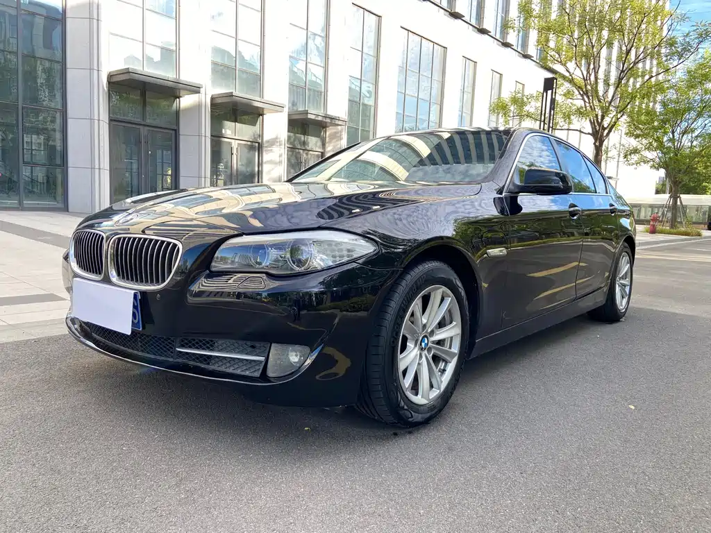 BMW 5 Series 2013 520Li Elegant купить на сайте DeffCars