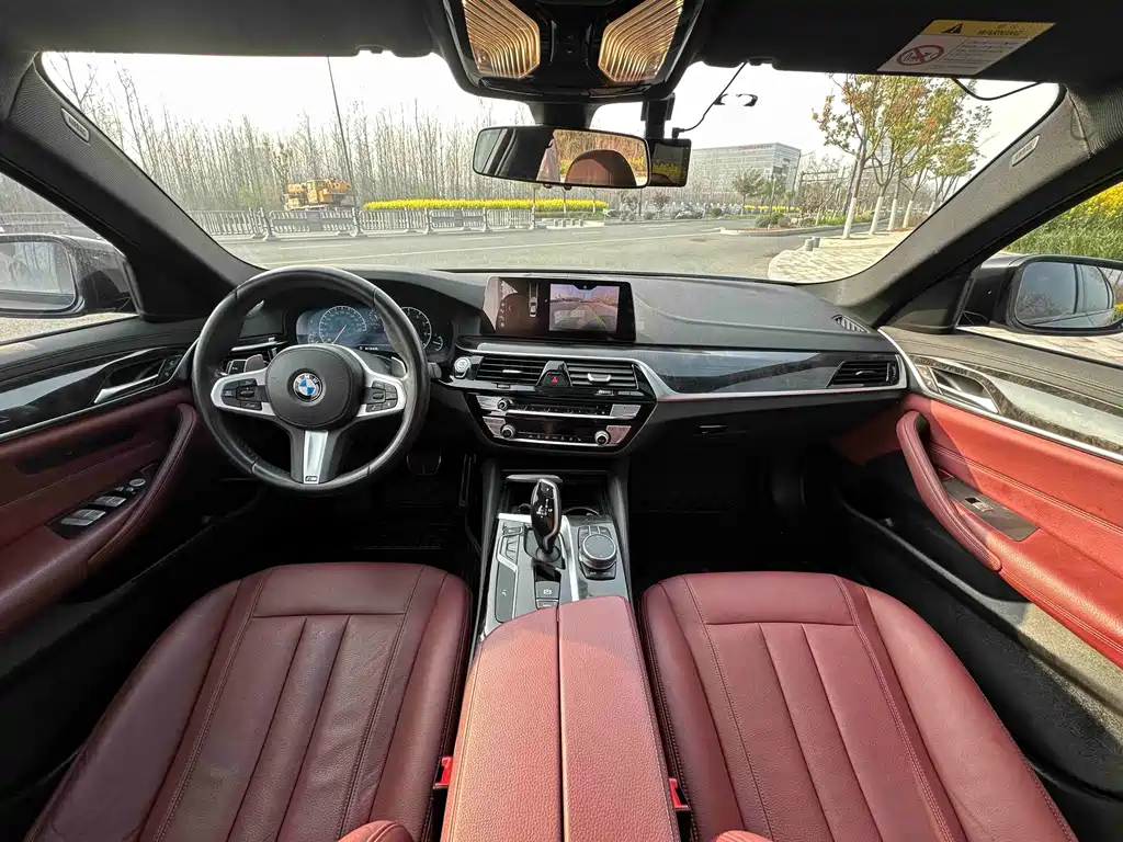 BMW 5 Series 2019 530Li Leading M Sports Package купить на сайте DeffCars