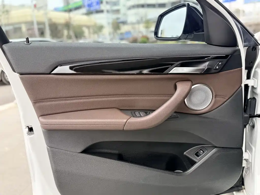BMW X2 2021 sDrive25i leading M sports package купить на сайте DeffCars