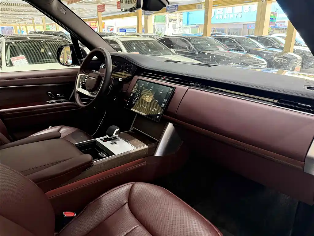 Range Rover 2025 3.0 L6 400PS Genesis Extended Edition купить на сайте DeffCars