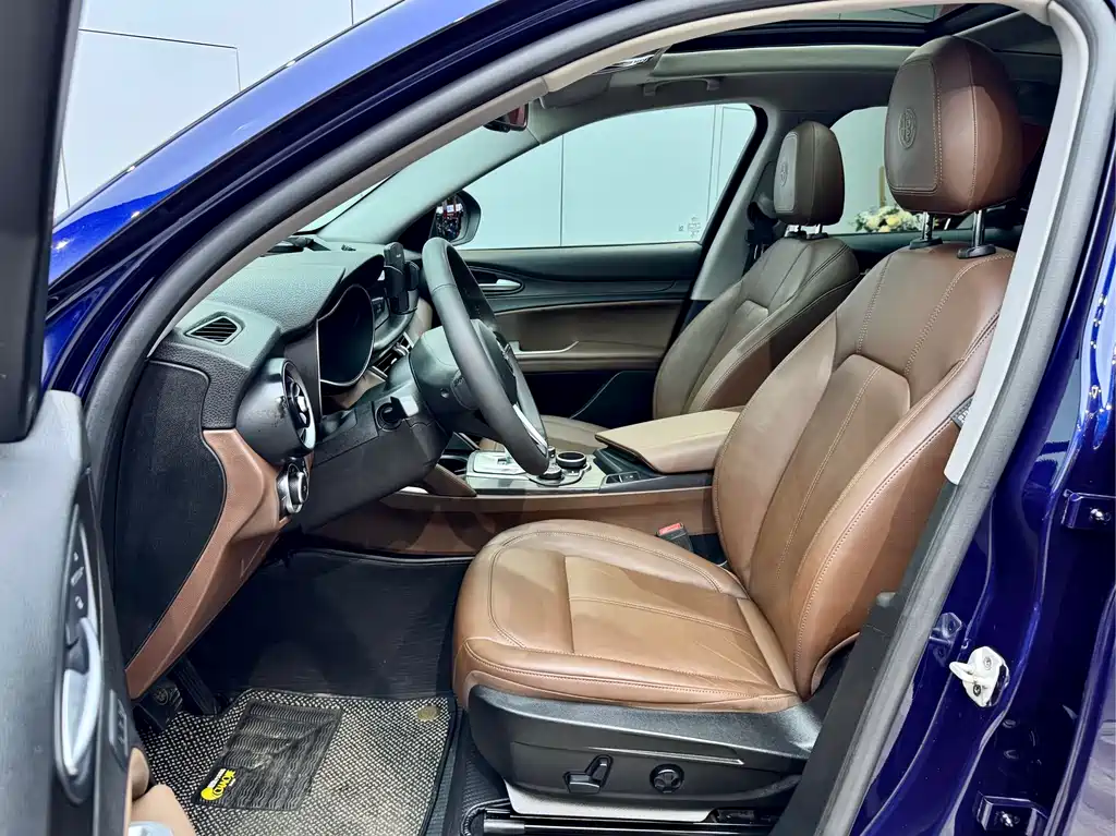 Stelvio 2017 2.0T 200HP Deluxe Edition купить на сайте DeffCars