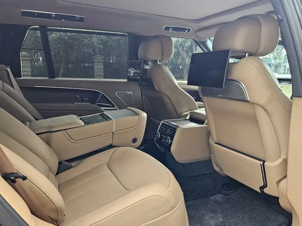 Range Rover 2024 3.0 L6 400PS Model Extended Edition купить на сайте DeffCars