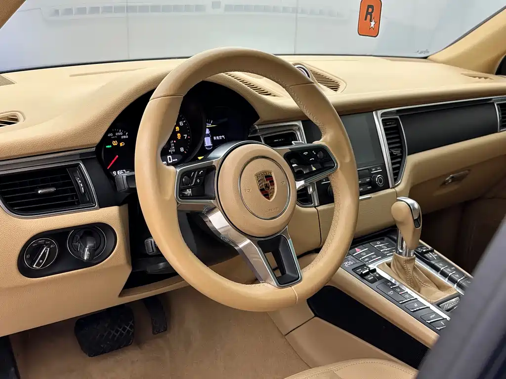 Macan 2017 Macan 2.0T купить на сайте DeffCars