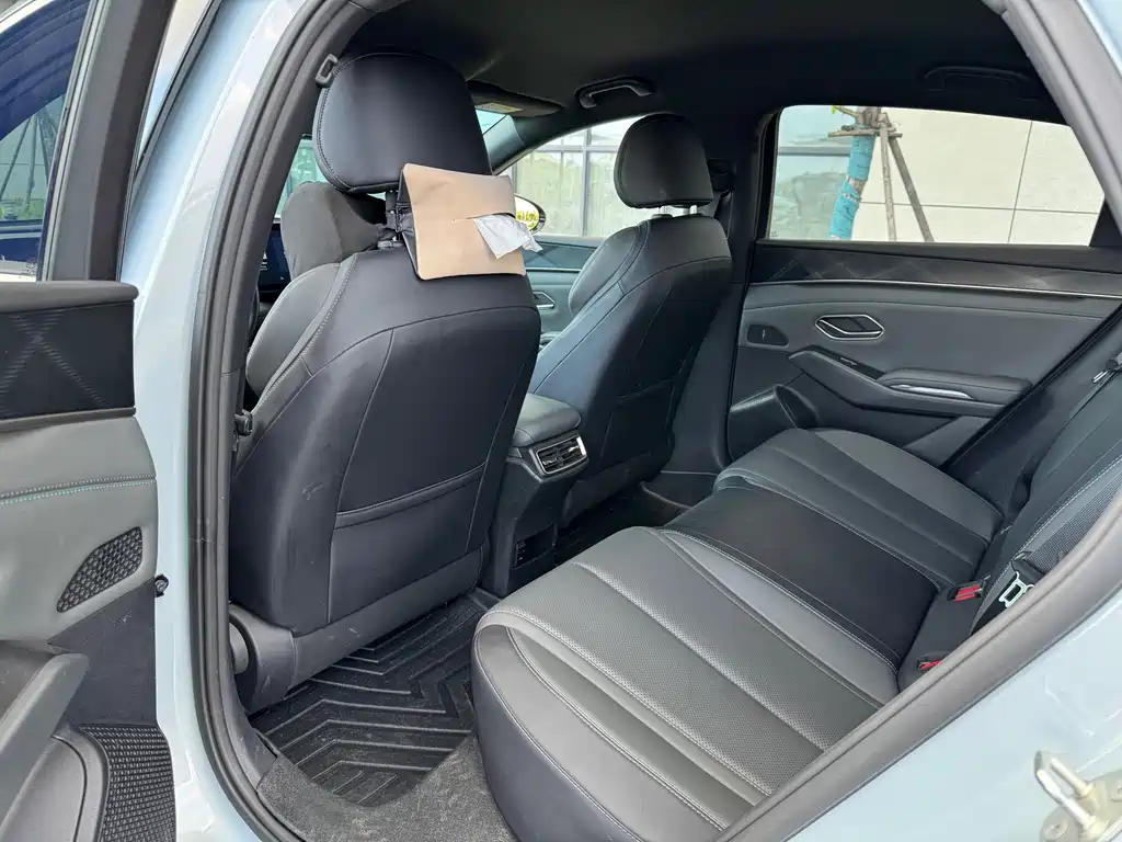 Qin L 2024 DM-i 80km Leading купить на сайте DeffCars