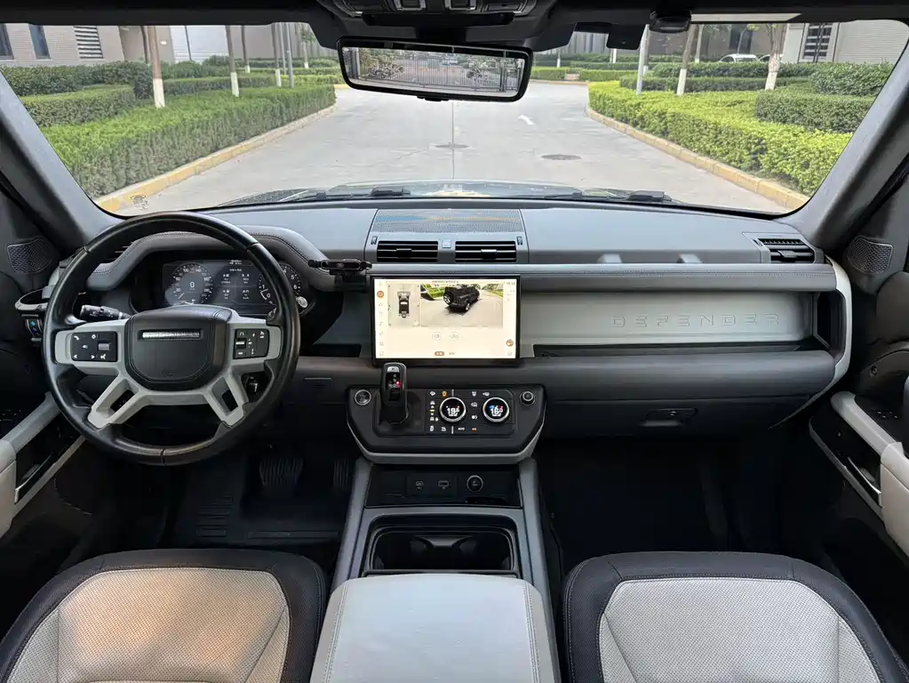 Land Rover Defender 2023 110 3.0T P400 X-DYNAMIC HSE купить на сайте DeffCars