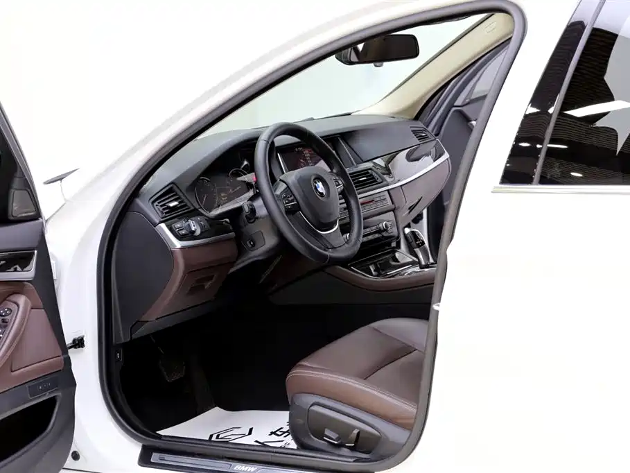 BMW 5 Series 2017 525Li Luxury Design Package купить на сайте DeffCars