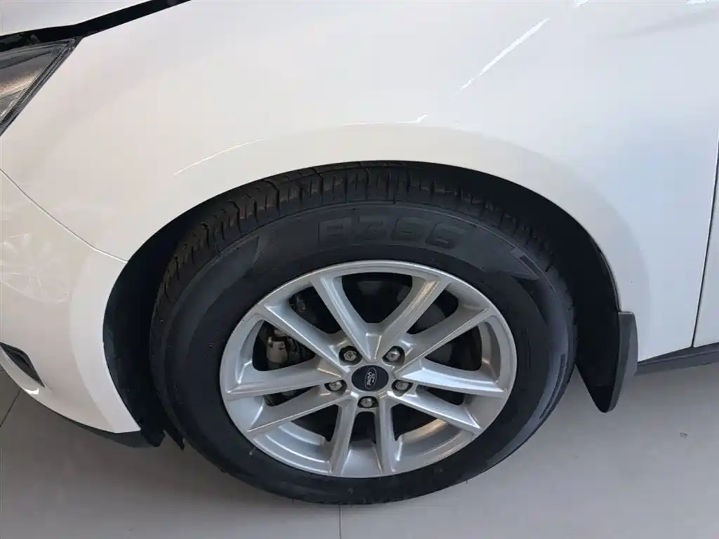 Focus 2018 hatchback classic 1.6L automatic stylish smart mobility version купить на сайте DeffCars