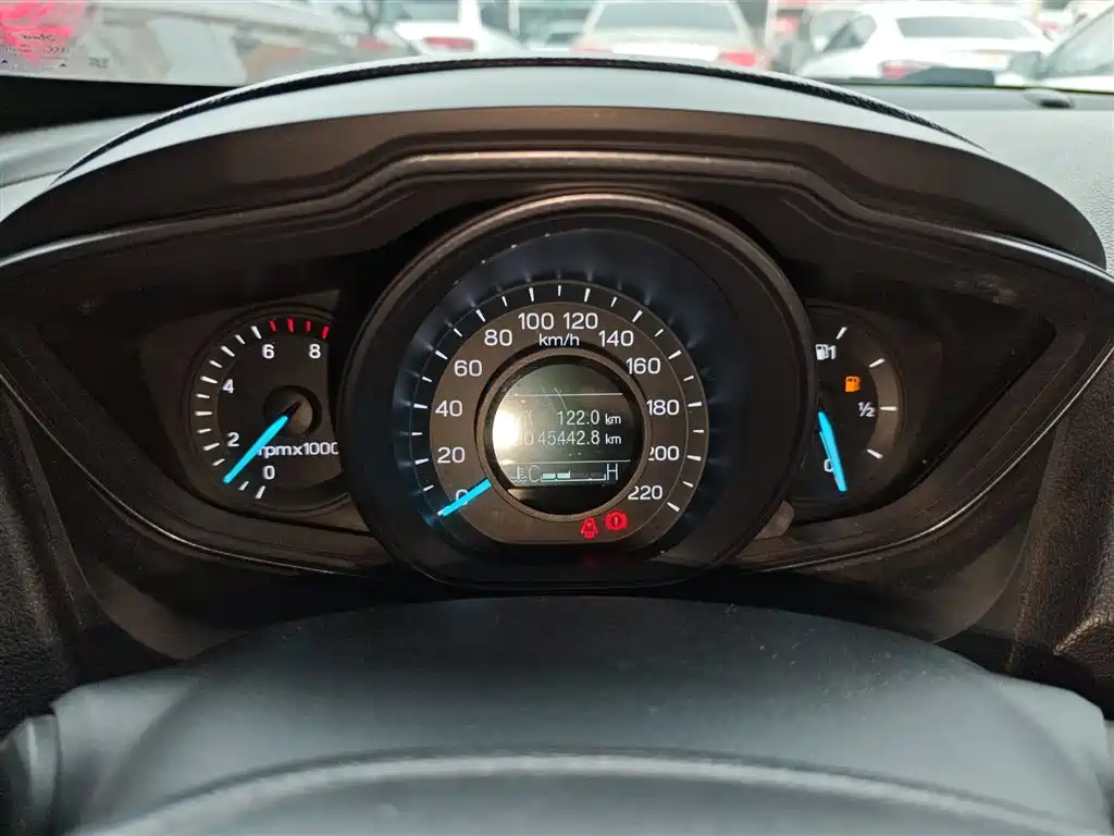 Escort 2019 facelift 1.5L manual quality model (tire pressure monitoring) National VI купить на сайте DeffCars