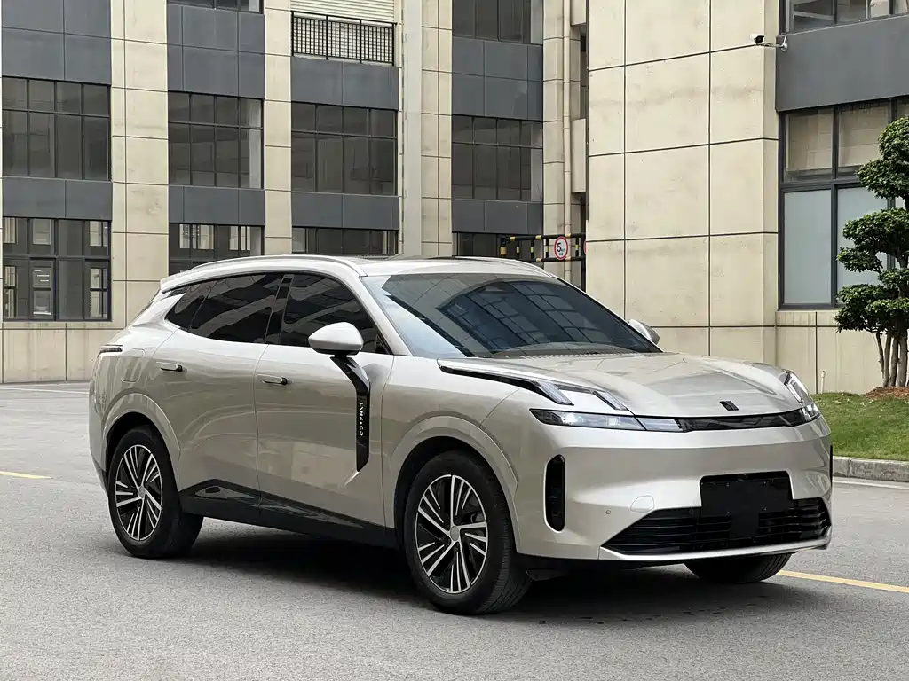 Lynk & Co 08 EM-P 2023 model 120km long range Halo купить на сайте DeffCars