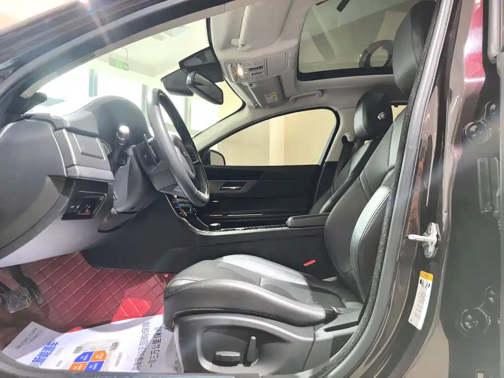 Jaguar XFL 2020 XFL 2.0T P200 two-wheel drive flagship version купить на сайте DeffCars