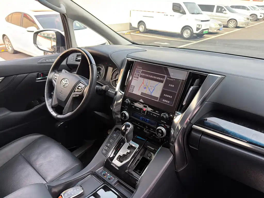 Wilfa 2023 Crown Dual Engine 2.5L HV Deluxe Edition купить на сайте DeffCars
