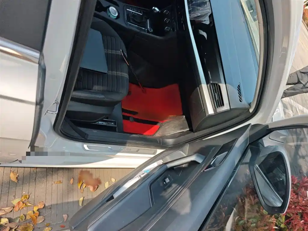 Lavida 2022 1.5L automatic vision version купить на сайте DeffCars