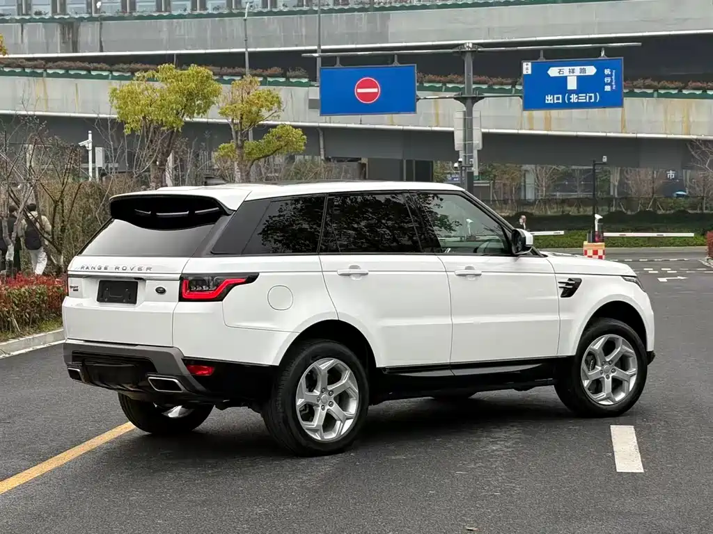 Range Rover Sport New Energy 2019 P400e HSE купить на сайте DeffCars