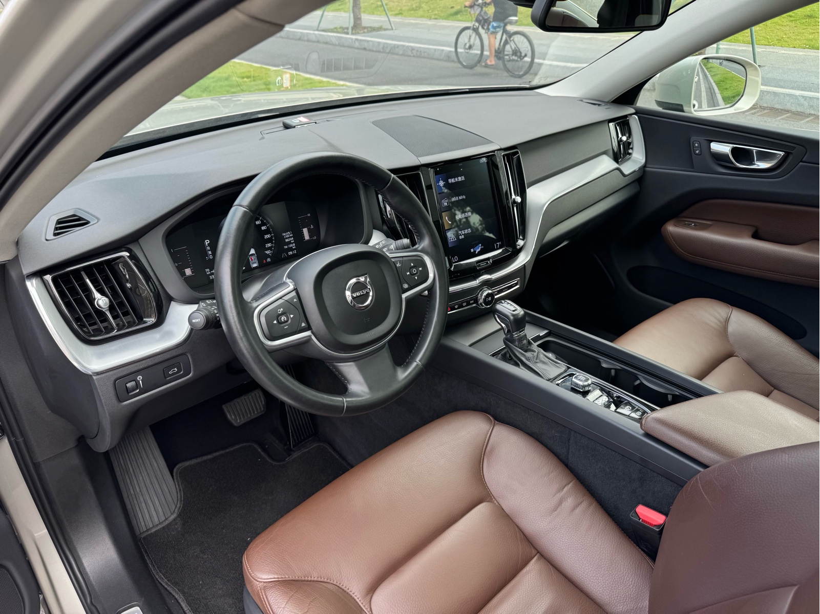 Volvo XC60 2018 T5 Four-wheel Drive Smart Edition купить на сайте DeffCars