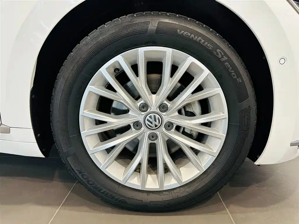 FAW-Volkswagen CC 2019 330TSI Charming Edition National VI купить на сайте DeffCars