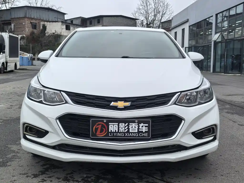 Cruze 2017 1.5L Automatic Pioneer Sunroof Edition купить на сайте DeffCars