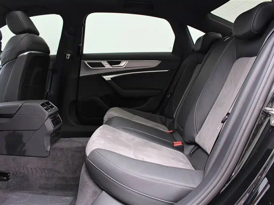Audi A6L 2023 45 TFSI Premium Dynamic Model купить на сайте DeffCars