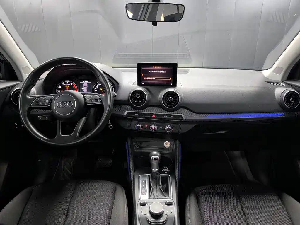 Audi Q2L 2018 35 TFSI launches exclusive version, National VI купить на сайте DeffCars