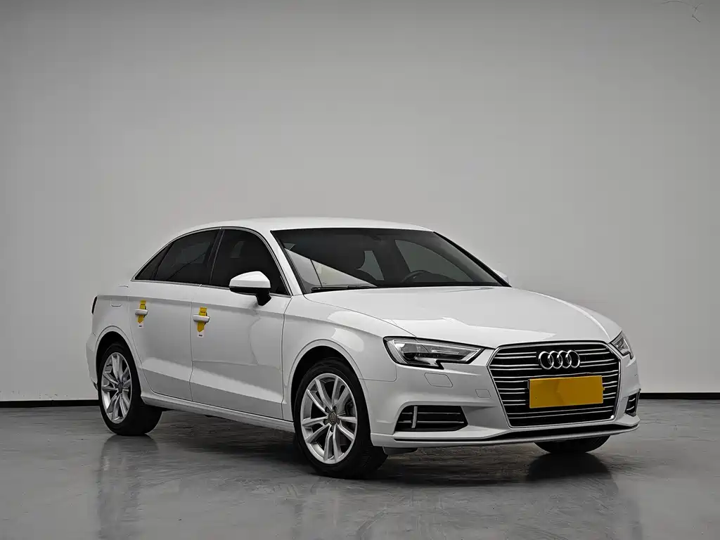 Audi A3 2018 30th Anniversary Limousine 35 TFSI Enterprising купить на сайте DeffCars