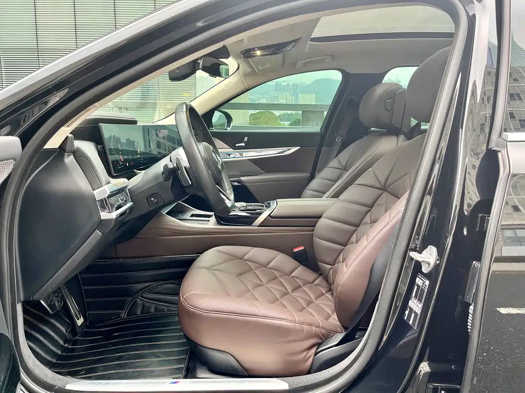 BMW 7 Series 2023 735Li M Sports Package купить на сайте DeffCars