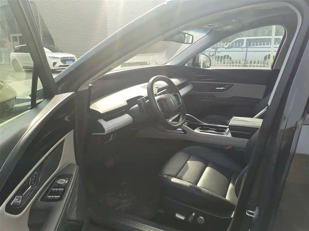 Voyager 2023 2.0T four-wheel drive exclusive edition купить на сайте DeffCars