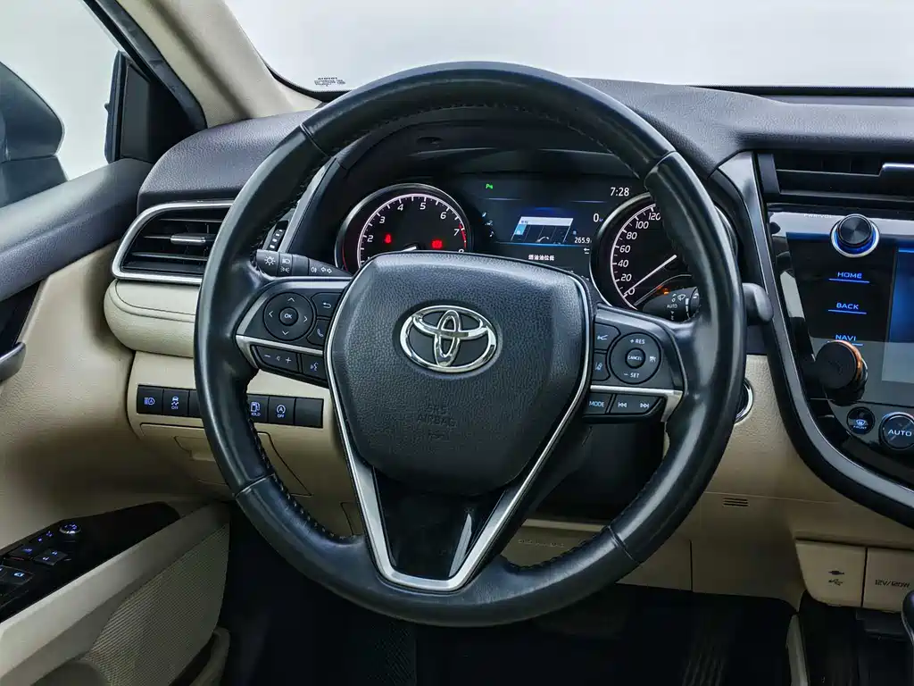 Camry 2019 2.0G Deluxe Edition National V купить на сайте DeffCars